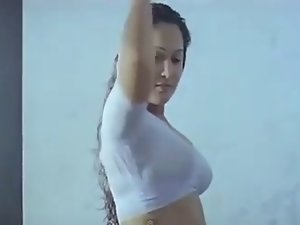 Fleshly South Fleshly indian Cougar Wicked gazoo in raw saree